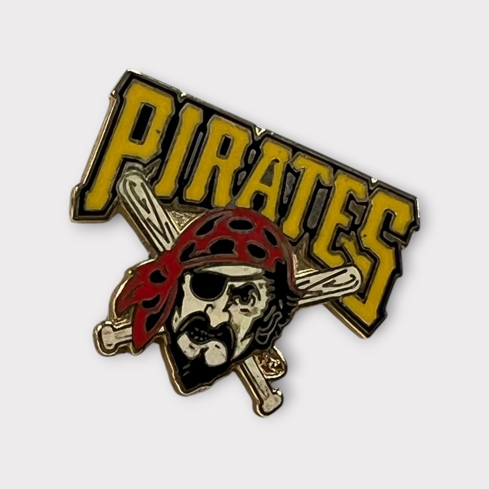 Vintage 1997 MLB Pittsburgh Pirates Logo Flag Crossed Bats Souvenir Pin